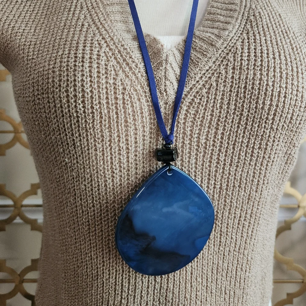 ✨️New to the Boutique! Adjustable Blue and Black Necklace -Double-si… - Picture 7 of 13